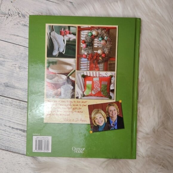 Gooseberry Patch Christmas Book 11 Cookbook - Picture 2 of 2